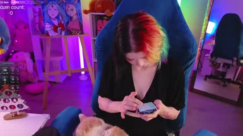 Alice .. online show from December 11, 9:55 pm