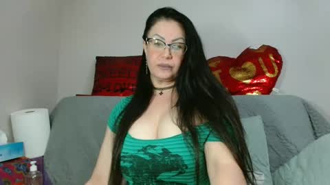 KHALEESI online show from October 14, 7:50 pm