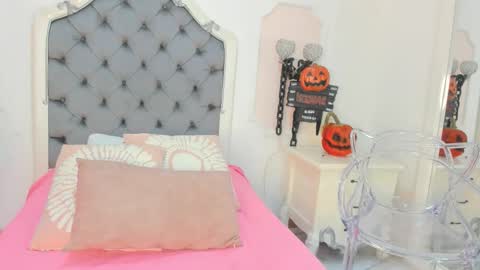 Brenda  online show from November 1, 7:57 pm