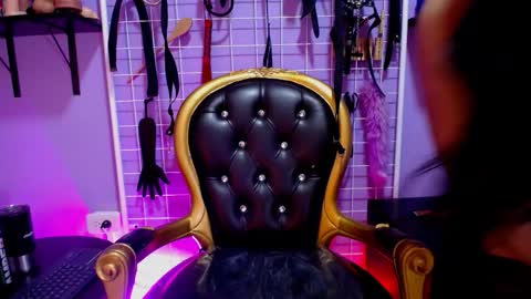 Snapshot of _candy_bdsm_ chatting on October 3, 4:43 am Bella online show from October 3, 4:43 am