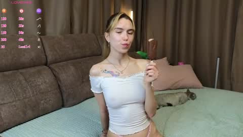 _capybara0_0 online show from May 24, 8:26 pm