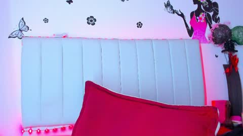 Carolina  online show from April 10, 6:45 pm