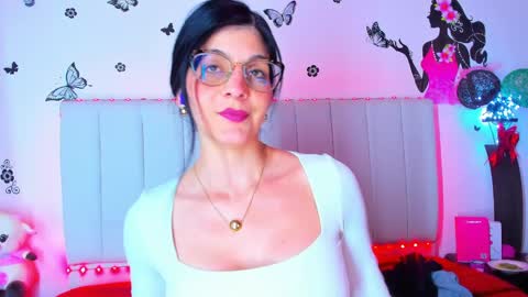 Carolina  online show from March 27, 5:36 pm