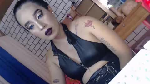 Caroline online show from April 8, 7:55 am