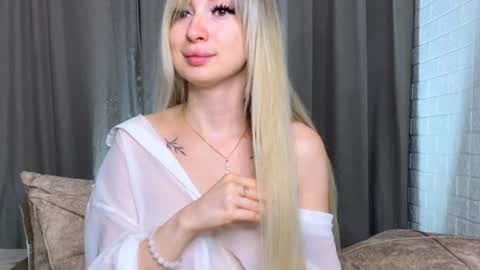 _crystal_moon_1 online show from September 9, 7:58 pm