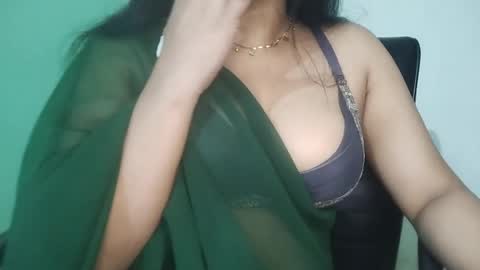 _dreamgirl_0 online show from April 15, 10:29 am