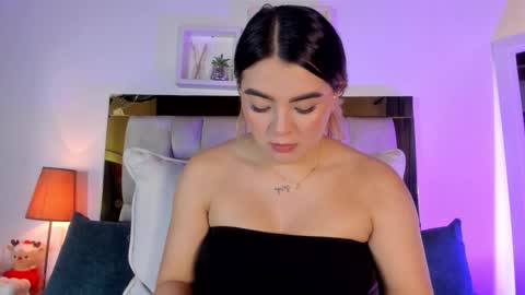 Isabella online show from February 2, 2:03 pm