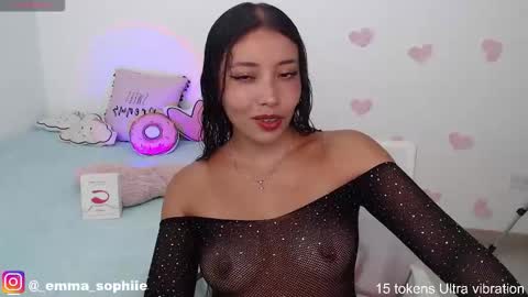 Snapshot of _emma_sophie chatting on October 5, 7:10 pm Emma Sophie online show from October 5, 7:10 pm