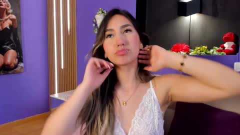 _emmawalka online show from December 15, 9:11 pm