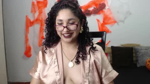 Gia Independent model online show from October 27, 9:15 pm