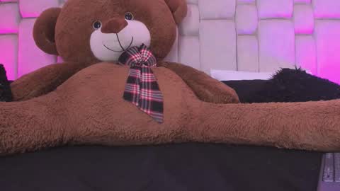 Gigi online show from November 16, 12:29 pm