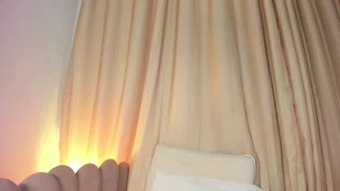 Hanna johnson online show from November 2, 4:23 am