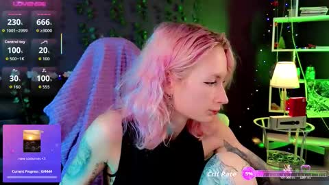 Snapshot of _helencarter chatting on October 6, 9:21 pm Helen Carter 3 Next stream 2330 MSC online show from October 6, 9:21 pm