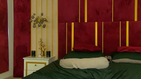 _hot_neighbour online show from November 25, 8:13 am