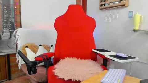 Snapshot of _hottie__ chatting on February 13, 10:43 pm _hottie__ online show from February 13, 10:43 pm