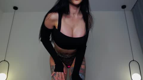 Mary online show from December 23, 3:55 pm