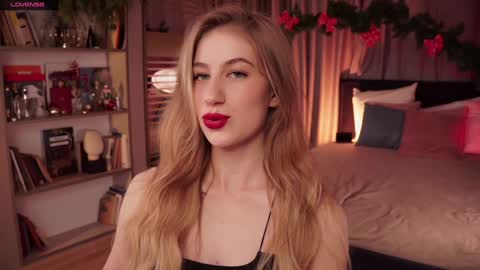 _icecrystal online show from December 25, 5:26 pm