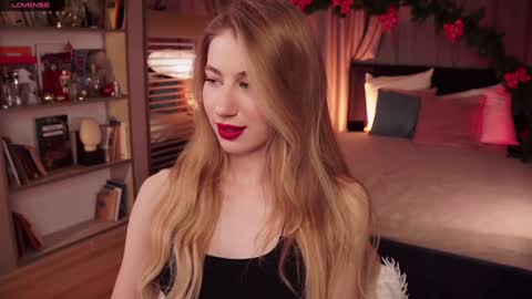 _icecrystal online show from December 25, 2:23 pm