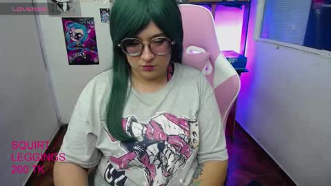 Snapshot of _jadee_p_ chatting on October 21, 1:44 am _jadee_p_ online show from October 21, 1:44 am
