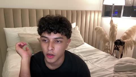 Johan online show from December 5, 3:20 am