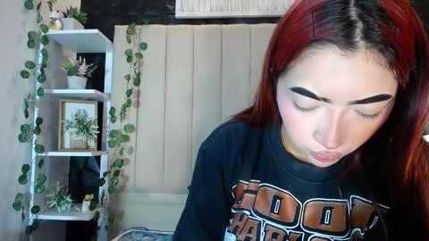 Mia online show from February 27, 1:38 pm