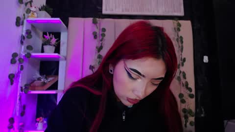 Mia online show from February 6, 5:09 pm