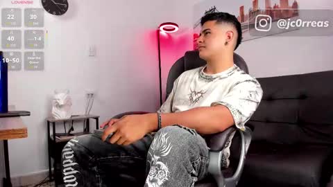 _juanes__ online show from November 19, 9:35 pm