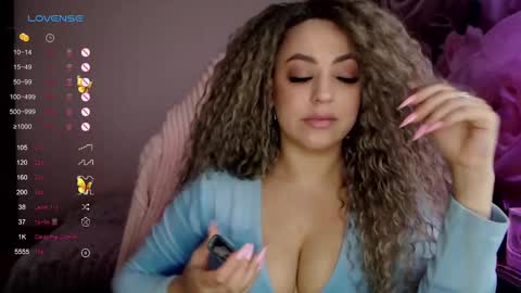 _just_a_queen_3 online show from February 26, 6:26 pm