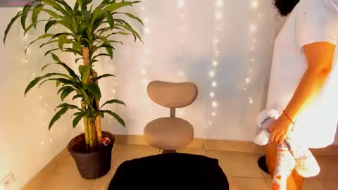     online show from December 22, 2:51 am