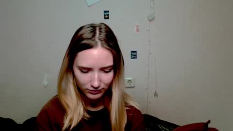 _kikiclark_ online show from October 10, 8:57 pm