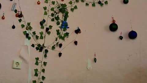 _kikiclark_ online show from February 8, 12:08 pm