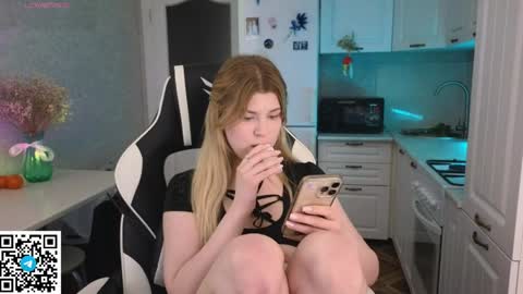 Molly   Emily online show from April 19, 6:10 pm