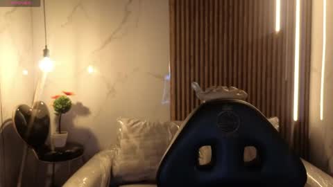 _kitten_1 online show from April 18, 3:08 am