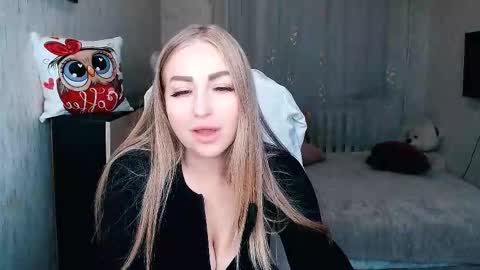 Snapshot of _kittyboo chatting on October 23, 3:02 pm Aleksa online show from October 23, 3:02 pm