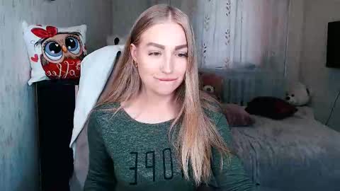 Snapshot of _kittyboo chatting on October 16, 7:30 am Aleksa online show from October 16, 7:30 am