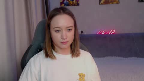Snapshot of _lalune_ chatting on March 7, 6:02 am _lalune_ online show from March 7, 6:02 am