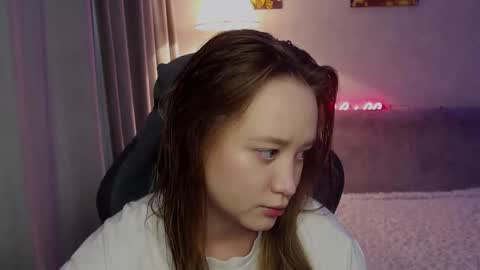 Snapshot of _lalune_ chatting on October 23, 9:33 am _lalune_ online show from October 23, 9:33 am