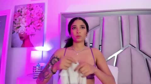 Lanna  online show from February 17, 6:06 pm