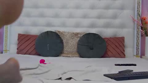 Lena Paul online show from November 7, 5:43 am