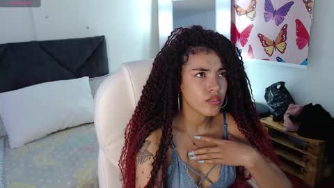 Lili  online show from February 9, 8:56 pm