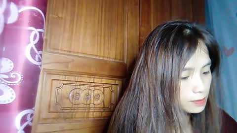 _lily0_ online show from July 22, 9:22 am