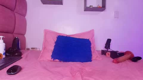 Snapshot of _lorrayne_ chatting on March 3, 6:03 pm Lorrayne online show from March 3, 6:03 pm