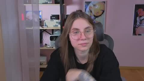 Ann online show from April 8, 8:23 pm