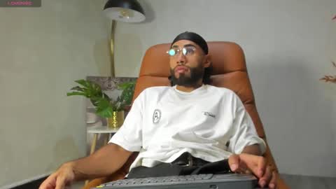 _luca_flame online show from December 15, 5:14 am