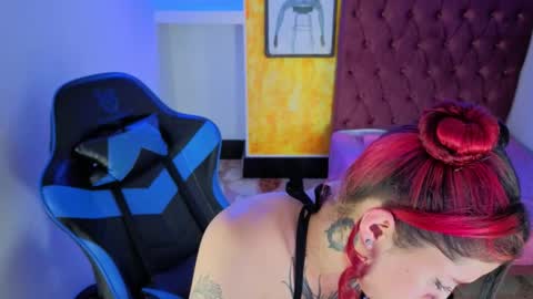 Lucia online show from October 15, 9:15 pm