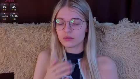 Monica online show from November 19, 7:23 pm