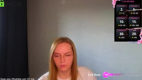 Snapshot of _lysafeta_ chatting on October 10, 6:30 am Welcome guys Pleasure to see you all here My name is Lysafeta and MichaelaTip menu is active Private is open online show from October 10, 6:30 am