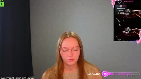 Snapshot of _lysafeta_ chatting on September 25, 5:58 am Welcome guys Pleasure to see you all here My name is Lysafeta and MichaelaTip menu is active Private is open online show from September 25, 5:58 am