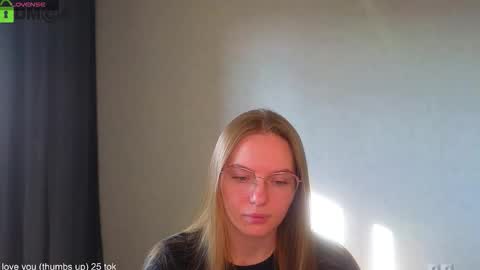 Snapshot of _lysafeta_ chatting on September 17, 4:38 am Welcome guys Pleasure to see you all here My name is Lysafeta and MichaelaTip menu is active Private is open online show from September 17, 4:38 am