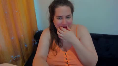 Snapshot of _madalexa_ chatting on December 4, 9:01 am Alexa online show from December 4, 9:01 am
